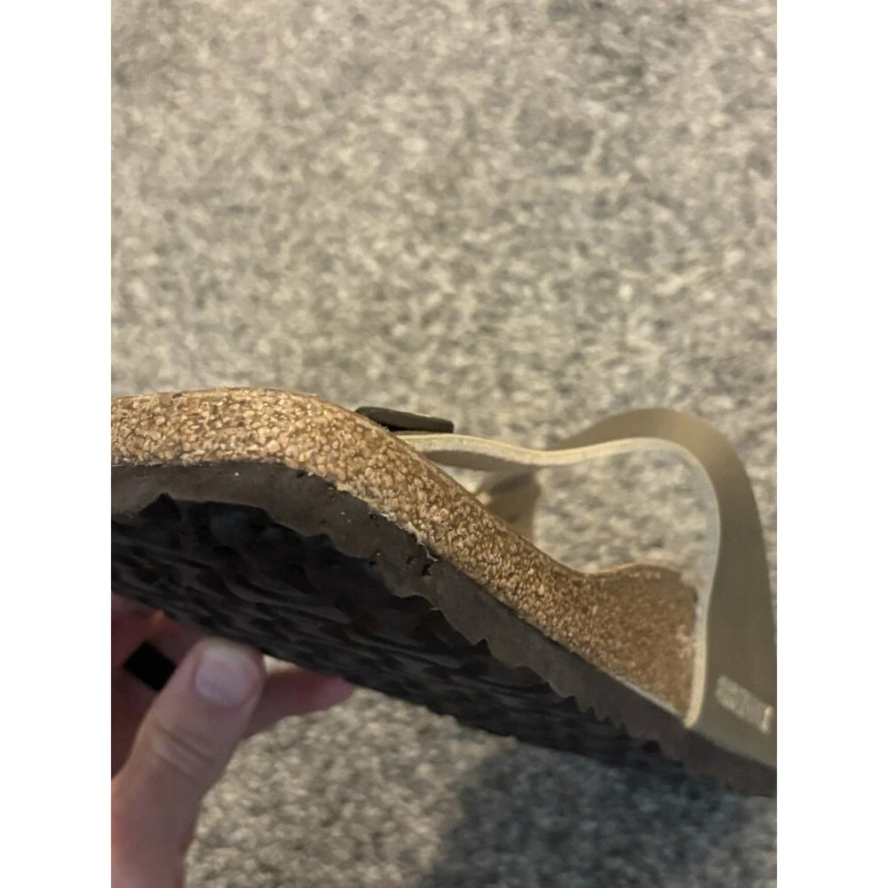 Birkenstock Gold Gizeh Buckle Leather Flip Flop Slip On Sandal Size 40 US 9